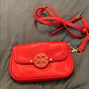 NWOT Tory Burch Amanda Small crossbody in Red